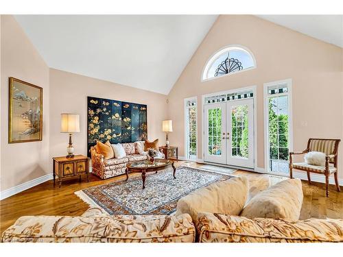 190-1405 Lorne Park Road, Mississauga, ON - Indoor Photo Showing Living Room