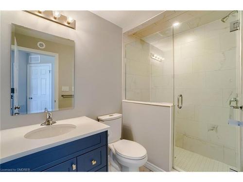 120 Wheat Lane, Kitchener, ON - Indoor Photo Showing Bathroom