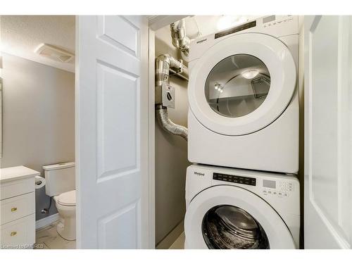 120 Wheat Lane, Kitchener, ON - Indoor Photo Showing Laundry Room