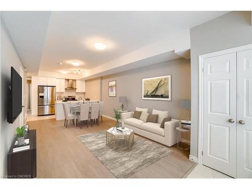 120 Wheat Lane, Kitchener, ON - Indoor Photo Showing Living Room