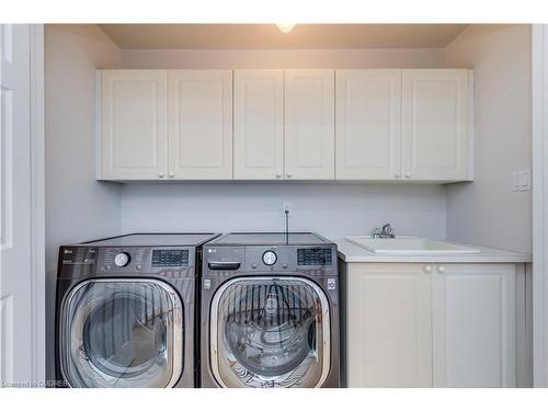 10-2303 Hill Ridge Court, Oakville, ON - Indoor Photo Showing Laundry Room