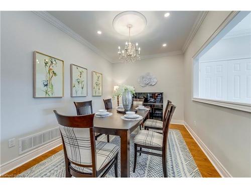 10-2303 Hill Ridge Court, Oakville, ON - Indoor Photo Showing Dining Room