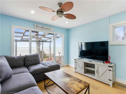 27 Villella Road, Lowbanks, ON - Indoor Photo Showing Living Room