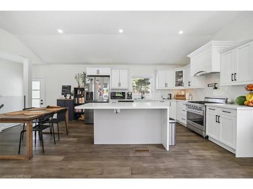 214 Lakewood Drive, Oakville, ON - Indoor Photo Showing Kitchen