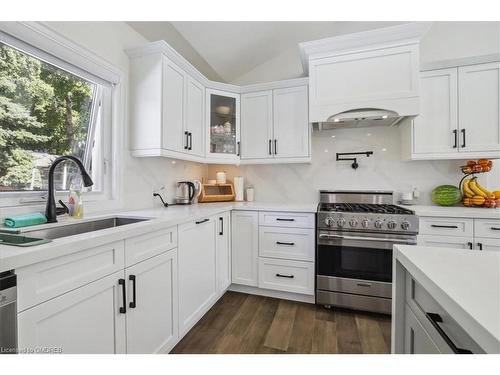 214 Lakewood Drive, Oakville, ON - Indoor Photo Showing Kitchen