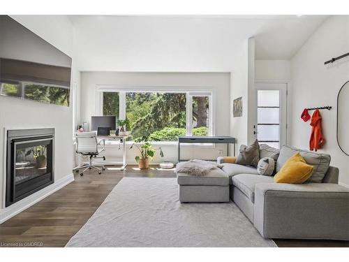 214 Lakewood Drive, Oakville, ON - Indoor Photo Showing Living Room With Fireplace