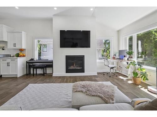 214 Lakewood Drive, Oakville, ON - Indoor Photo Showing Living Room With Fireplace