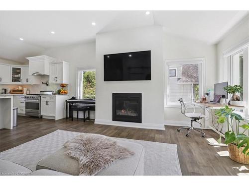 214 Lakewood Drive, Oakville, ON - Indoor Photo Showing Living Room With Fireplace