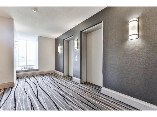 514-430 Pearl Street, Burlington, ON - Indoor Photo Showing Bedroom