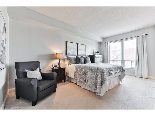 514-430 Pearl Street, Burlington, ON - Indoor Photo Showing Bedroom