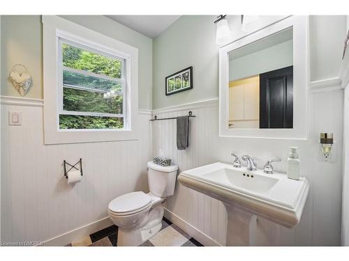 8181 Indian Trail, Eramosa, ON - Indoor Photo Showing Bathroom