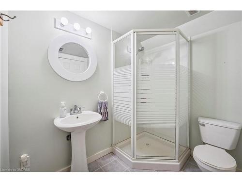 8181 Indian Trail, Eramosa, ON - Indoor Photo Showing Bathroom