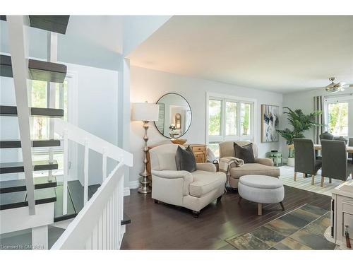 4 Lowrie Lane, Eden Mills, ON - Indoor Photo Showing Living Room