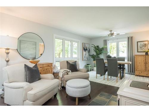 4 Lowrie Lane, Eden Mills, ON - Indoor Photo Showing Living Room