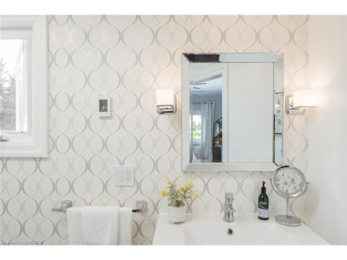 4 Lowrie Lane, Eden Mills, ON - Indoor Photo Showing Bathroom