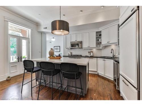 5-32 Gothic Avenue, Toronto, ON - Indoor Photo Showing Kitchen With Upgraded Kitchen