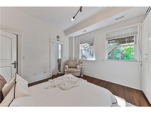 5-32 Gothic Avenue, Toronto, ON - Indoor Photo Showing Bedroom