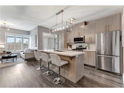 20-35 Midhurst Heights, Stoney Creek, ON - Indoor Photo Showing Kitchen With Stainless Steel Kitchen With Upgraded Kitchen