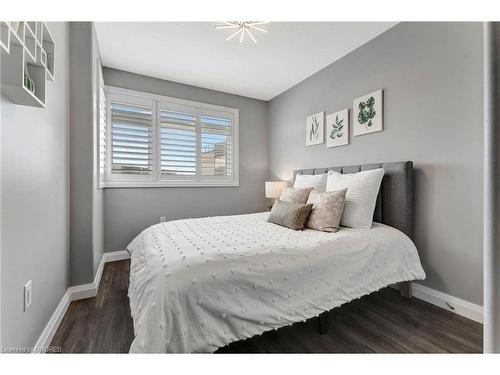 20-35 Midhurst Heights, Stoney Creek, ON - Indoor Photo Showing Bedroom