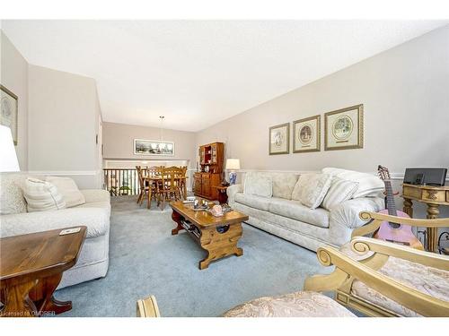 6356 Chaumont Crescent, Mississauga, ON - Indoor Photo Showing Living Room