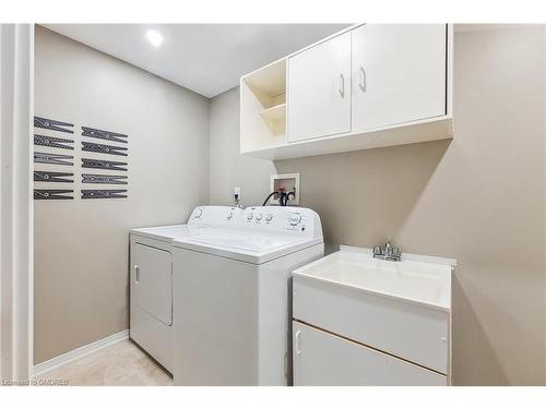 17-415 River Oaks Boulevard W, Oakville, ON - Indoor Photo Showing Laundry Room