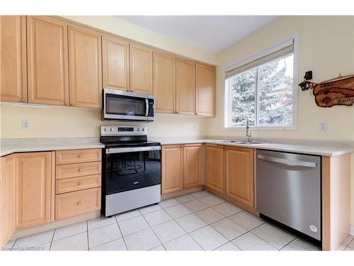 2383 Copperwood Drive, Oakville, ON - Indoor Photo Showing Kitchen