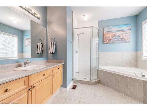 2383 Copperwood Drive, Oakville, ON - Indoor Photo Showing Bathroom