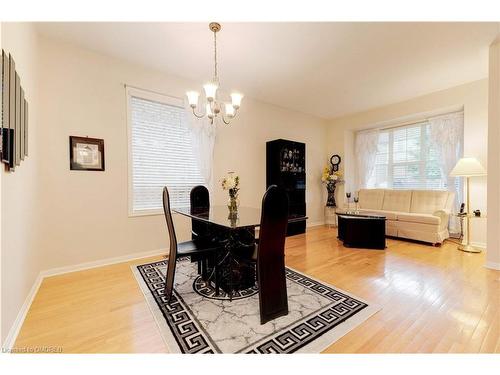 2383 Copperwood Drive, Oakville, ON - Indoor Photo Showing Dining Room