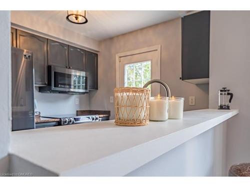 3035 Dewridge Avenue, Oakville, ON - Indoor Photo Showing Kitchen