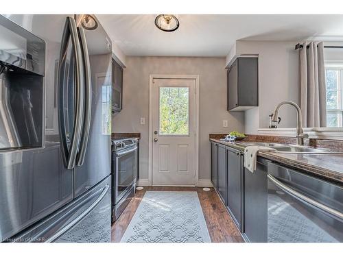 3035 Dewridge Avenue, Oakville, ON - Indoor Photo Showing Kitchen With Double Sink