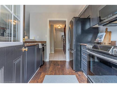 3035 Dewridge Avenue, Oakville, ON - Indoor Photo Showing Kitchen