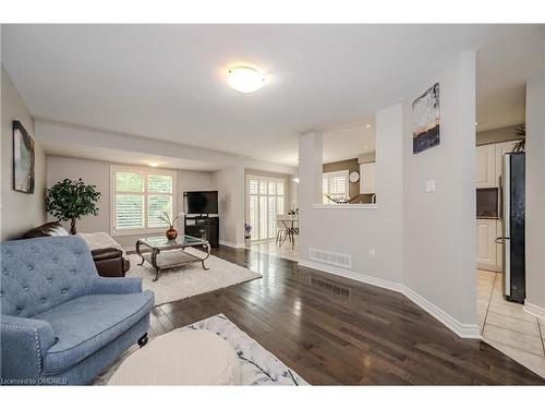 50 Wilkie Crescent, Guelph, ON - Indoor Photo Showing Living Room