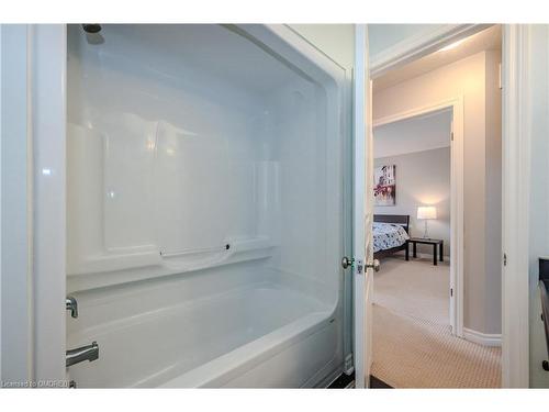 50 Wilkie Crescent, Guelph, ON - Indoor Photo Showing Bathroom