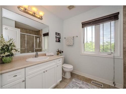 50 Wilkie Crescent, Guelph, ON - Indoor Photo Showing Bathroom