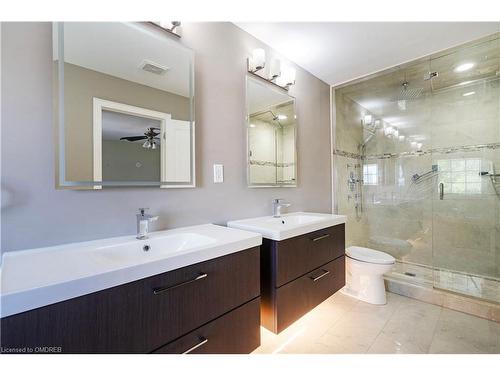 2444 Shadow Court, Oakville, ON - Indoor Photo Showing Bathroom