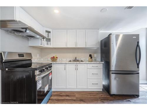 2444 Shadow Court, Oakville, ON - Indoor Photo Showing Kitchen