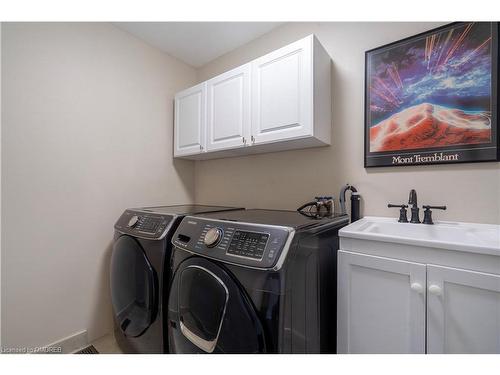 2444 Shadow Court, Oakville, ON - Indoor Photo Showing Laundry Room