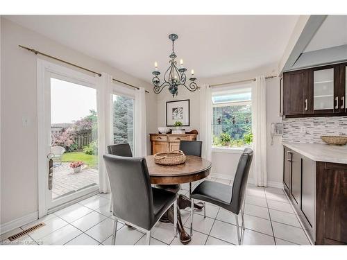 126 Howell Road, Oakville, ON - Indoor Photo Showing Dining Room