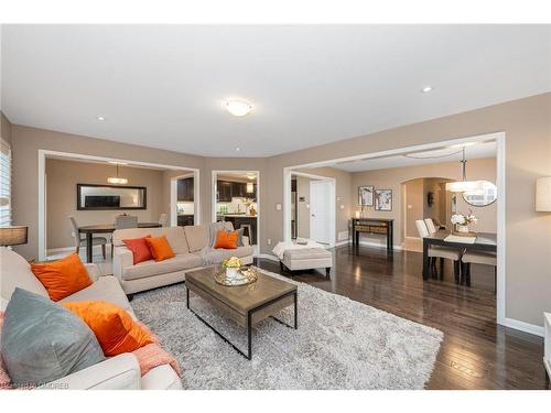 8 Seafair Crescent, Brampton, ON - Indoor Photo Showing Living Room