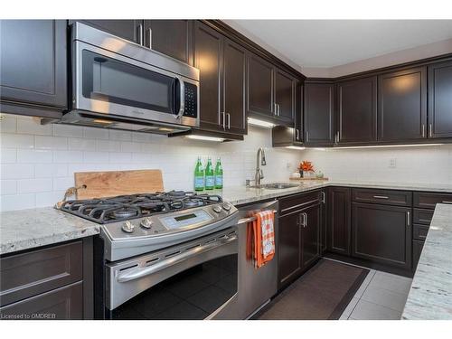 8 Seafair Crescent, Brampton, ON - Indoor Photo Showing Kitchen