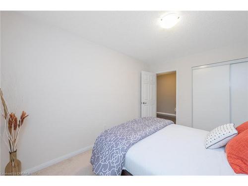 8 Seafair Crescent, Brampton, ON - Indoor Photo Showing Bedroom