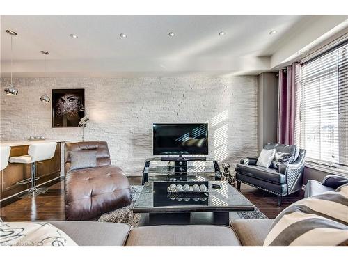 2421 Greenwich Drive, Oakville, ON - Indoor Photo Showing Living Room