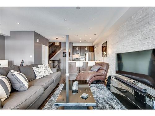 2421 Greenwich Drive, Oakville, ON - Indoor Photo Showing Living Room