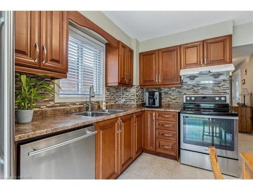 211 Murray Street, Brampton, ON - Indoor Photo Showing Kitchen With Double Sink