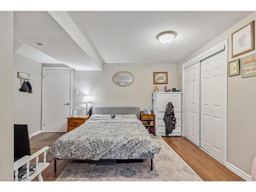 211 Murray Street, Brampton, ON - Indoor Photo Showing Bedroom