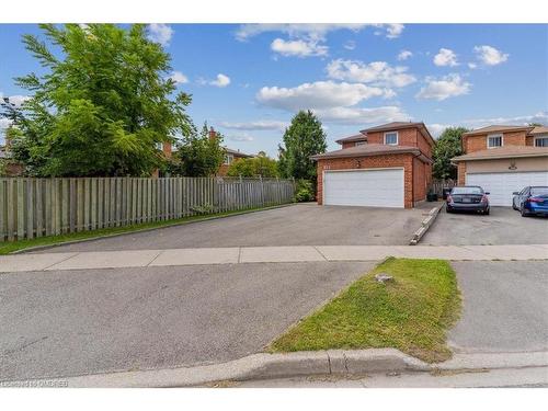 211 Murray Street, Brampton, ON - Outdoor