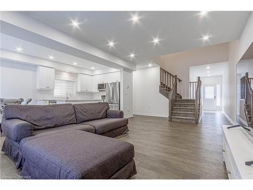 10 Broddy Avenue, Brantford, ON - Indoor Photo Showing Living Room