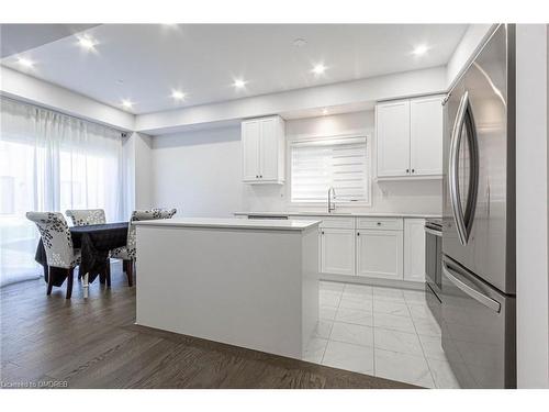 10 Broddy Avenue, Brantford, ON - Indoor Photo Showing Kitchen