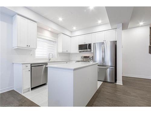 10 Broddy Avenue, Brantford, ON - Indoor Photo Showing Kitchen