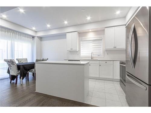 10 Broddy Avenue, Brantford, ON - Indoor Photo Showing Kitchen